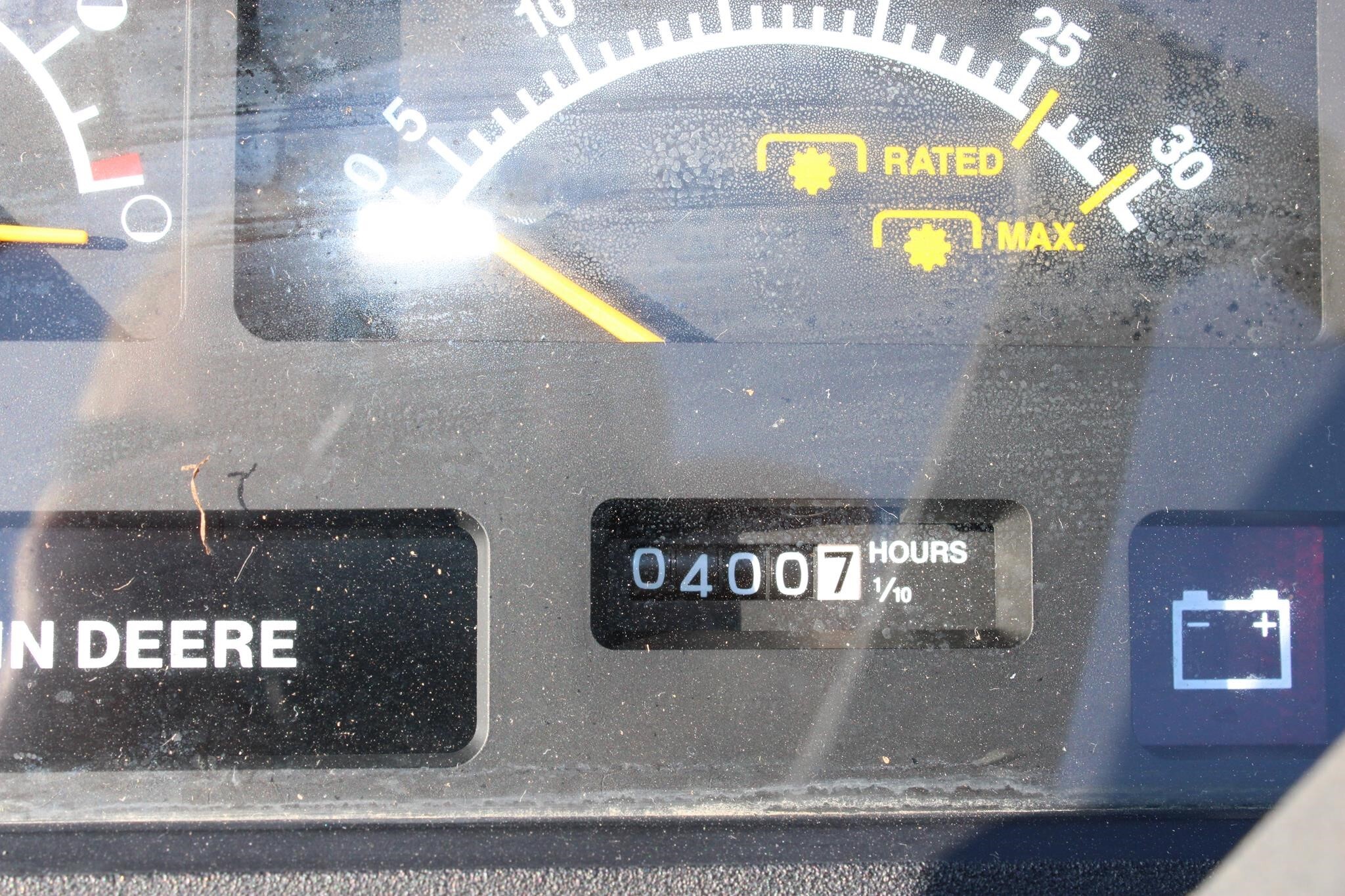 1991 John Deere 870 Tractor