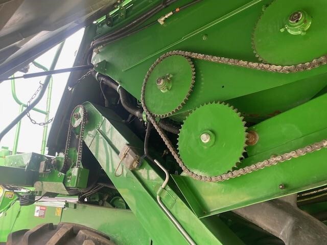 2002 John Deere 9450 Combine