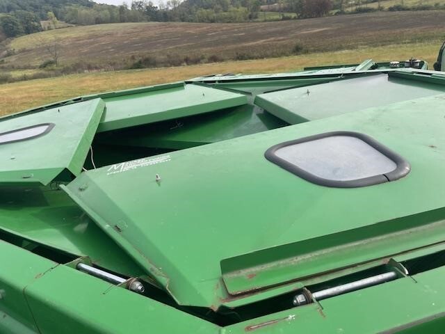 2002 John Deere 9450 Combine