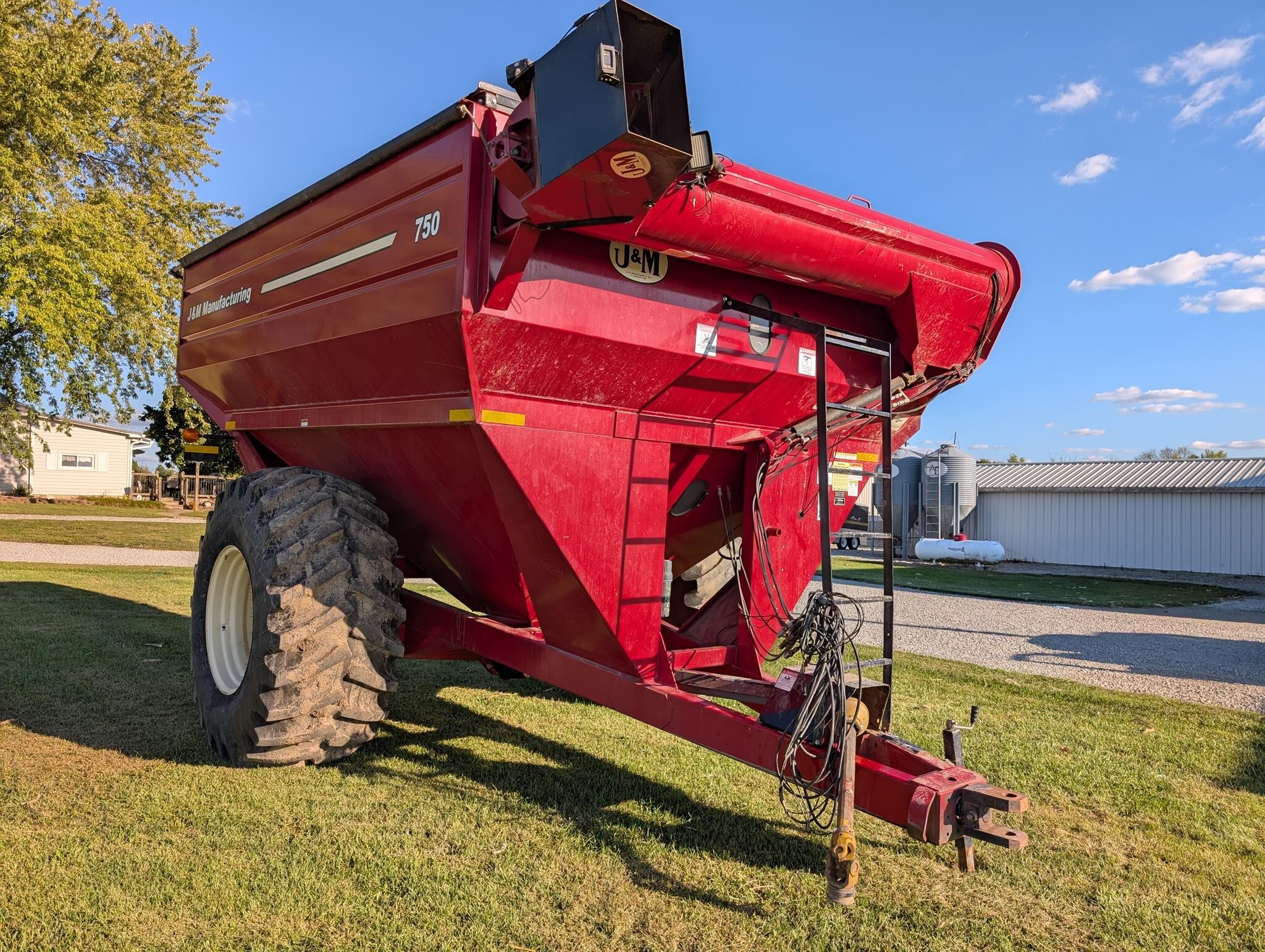 2009 J&M 750-18 Grain Cart