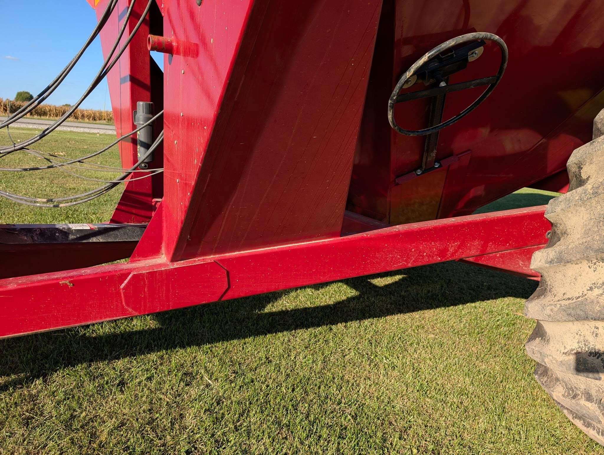 2009 J&M 750-18 Grain Cart