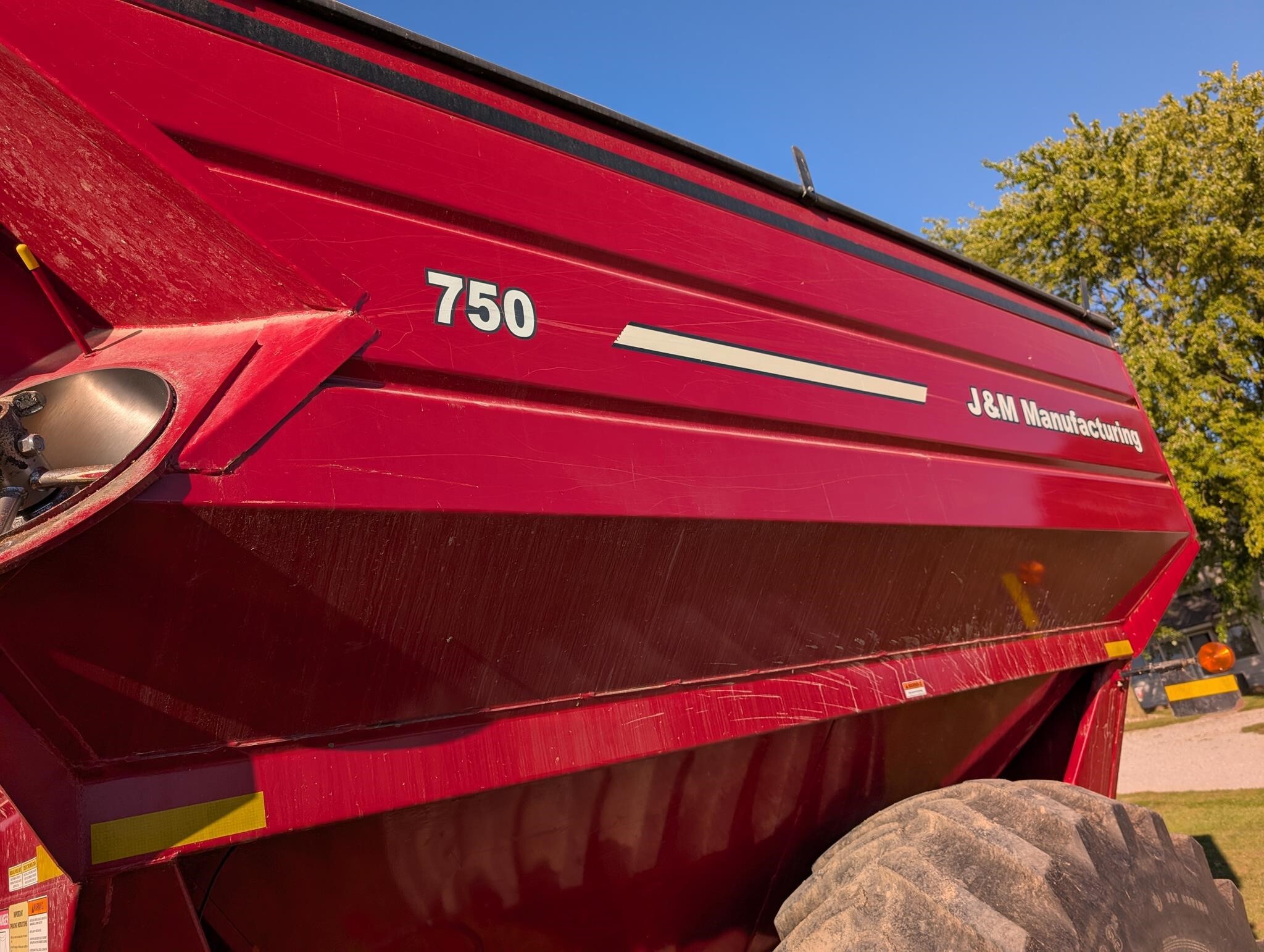 2009 J&M 750-18 Grain Cart