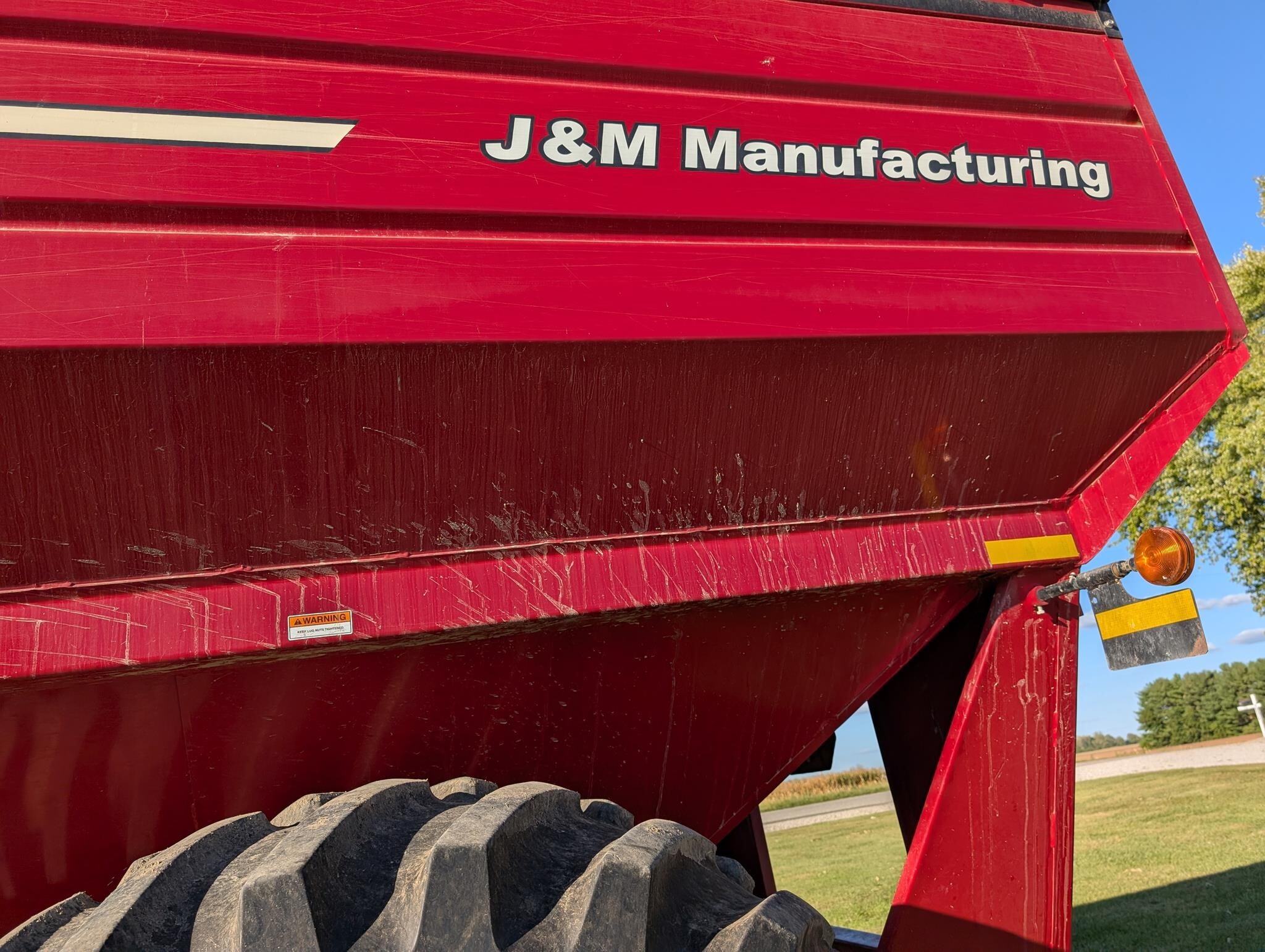 2009 J&M 750-18 Grain Cart
