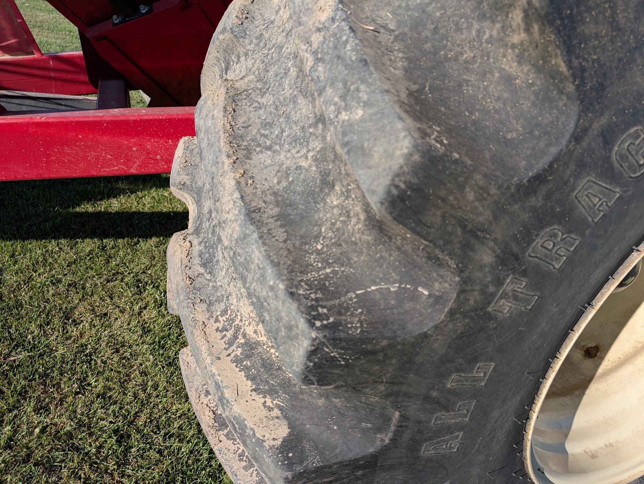 2009 J&M 750-18 Grain Cart