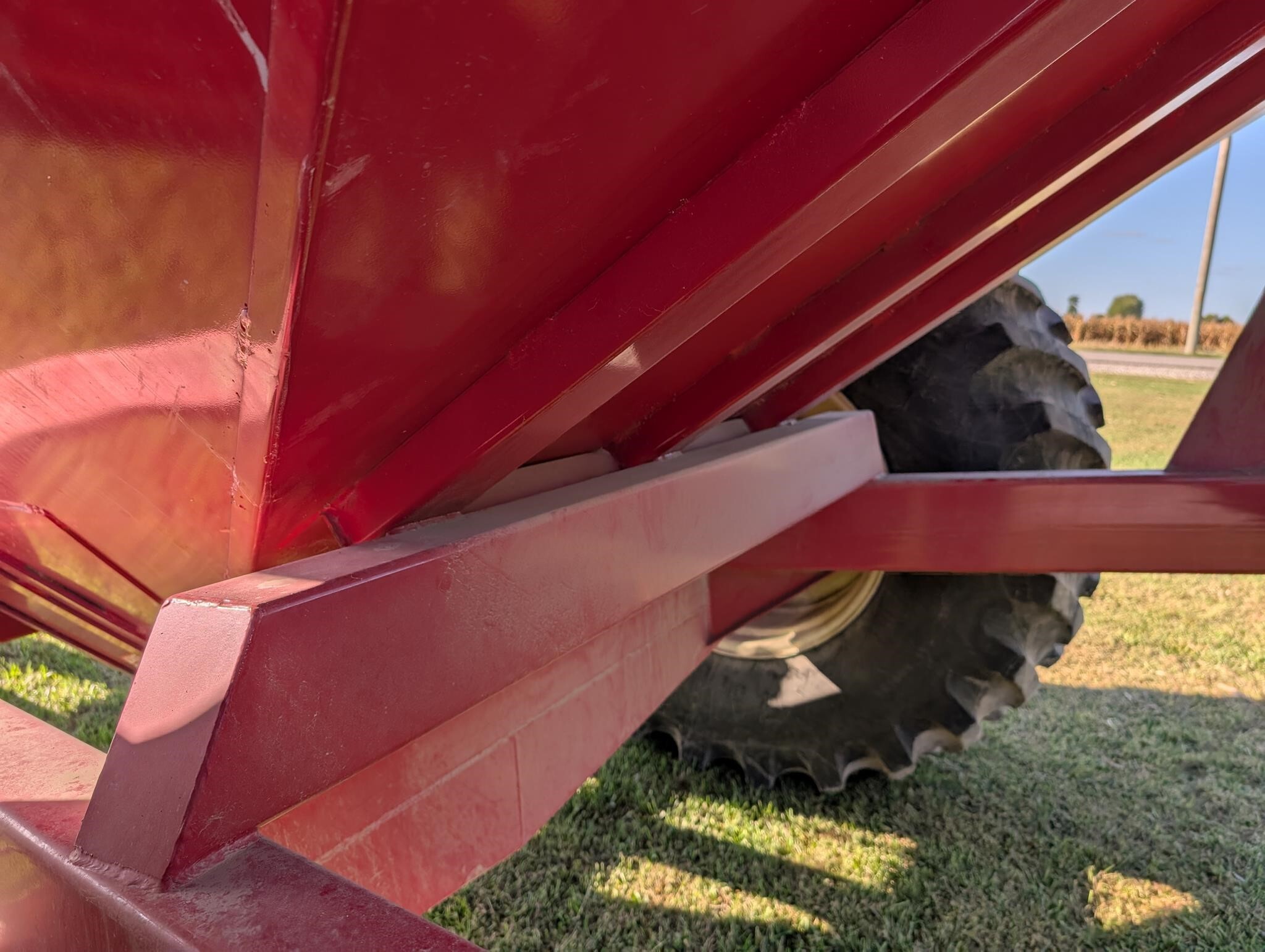 2009 J&M 750-18 Grain Cart