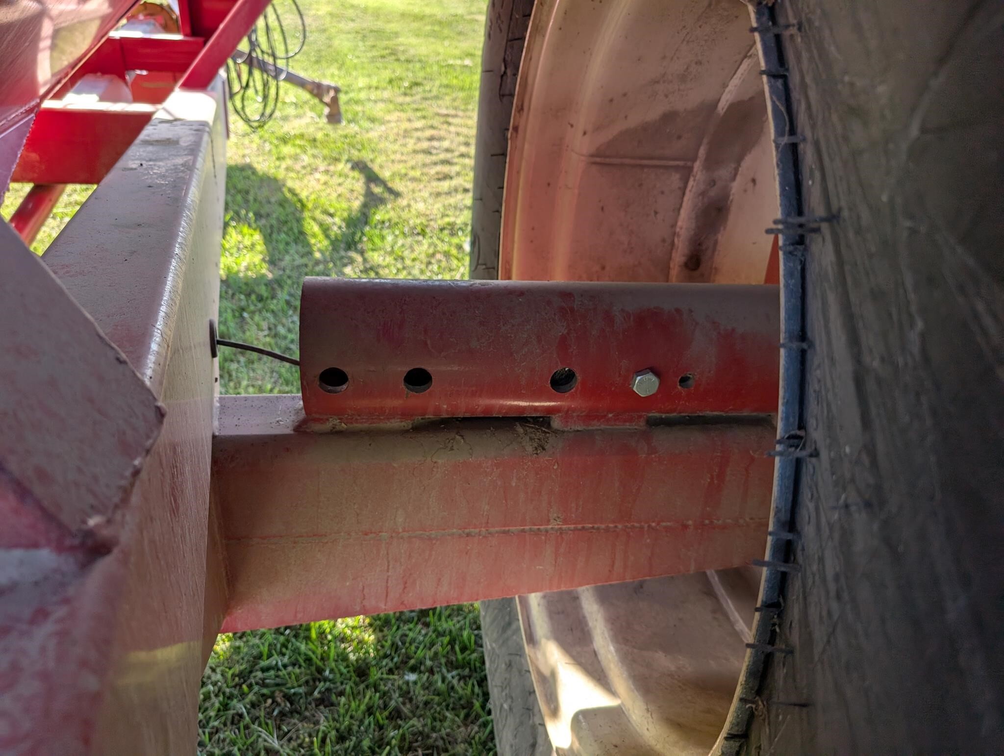 2009 J&M 750-18 Grain Cart