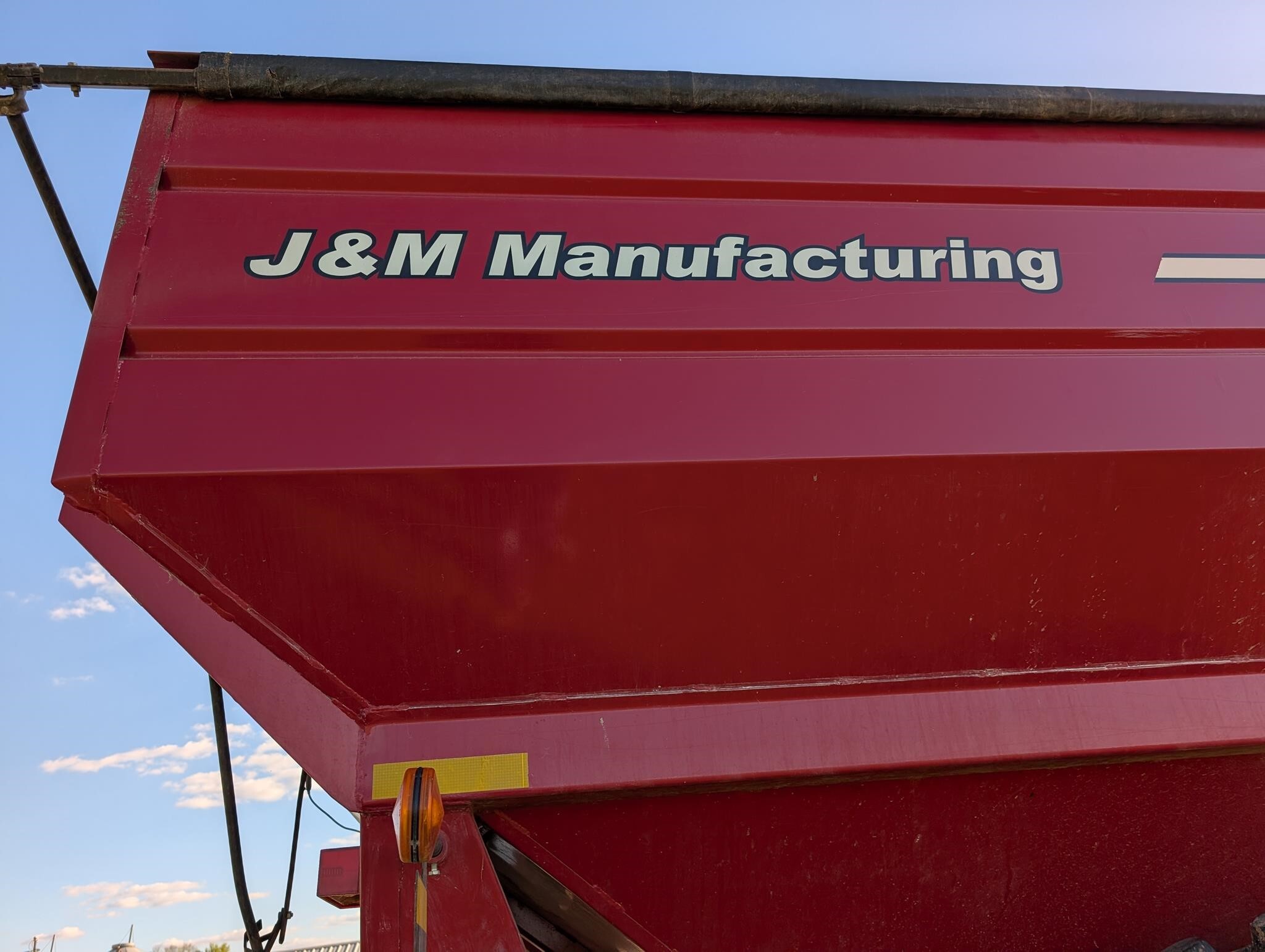 2009 J&M 750-18 Grain Cart