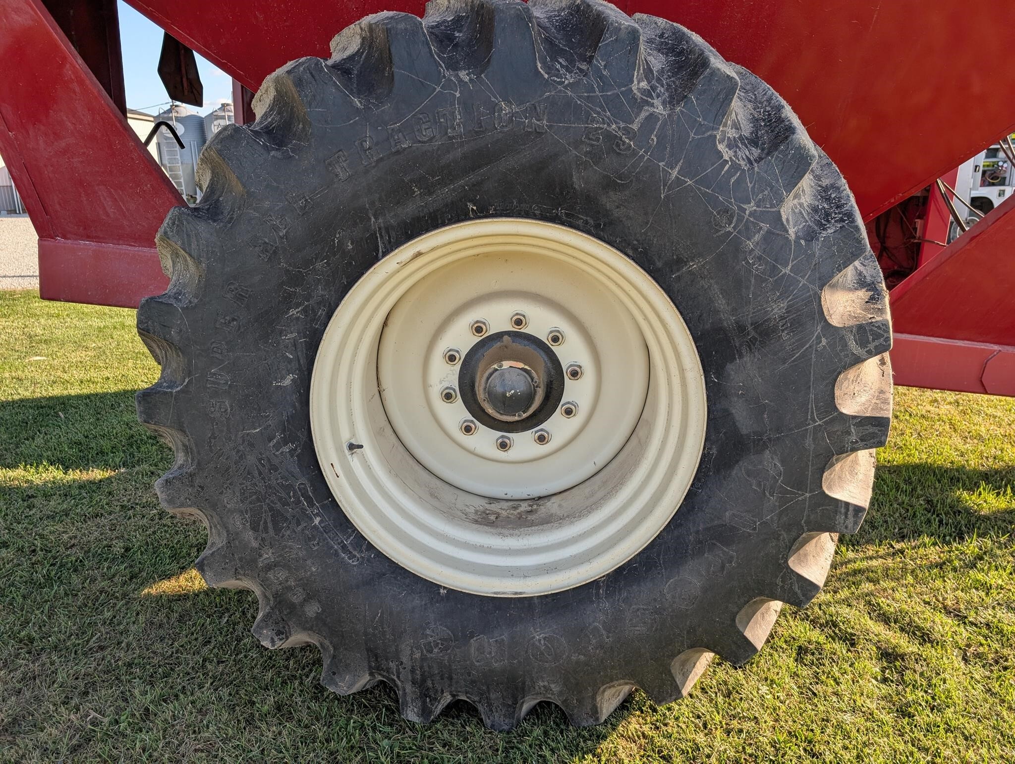 2009 J&M 750-18 Grain Cart