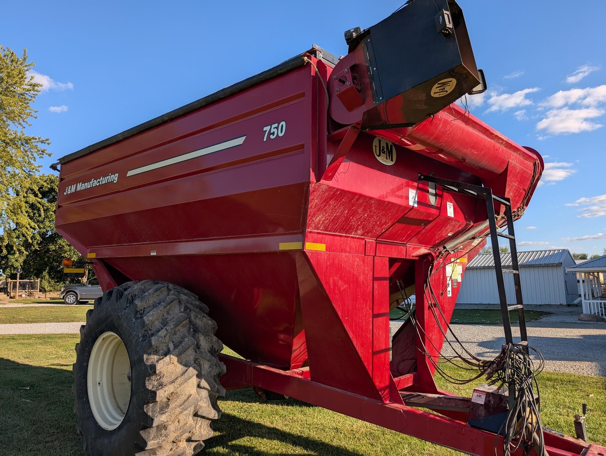 2009 J&M 750-18 Grain Cart