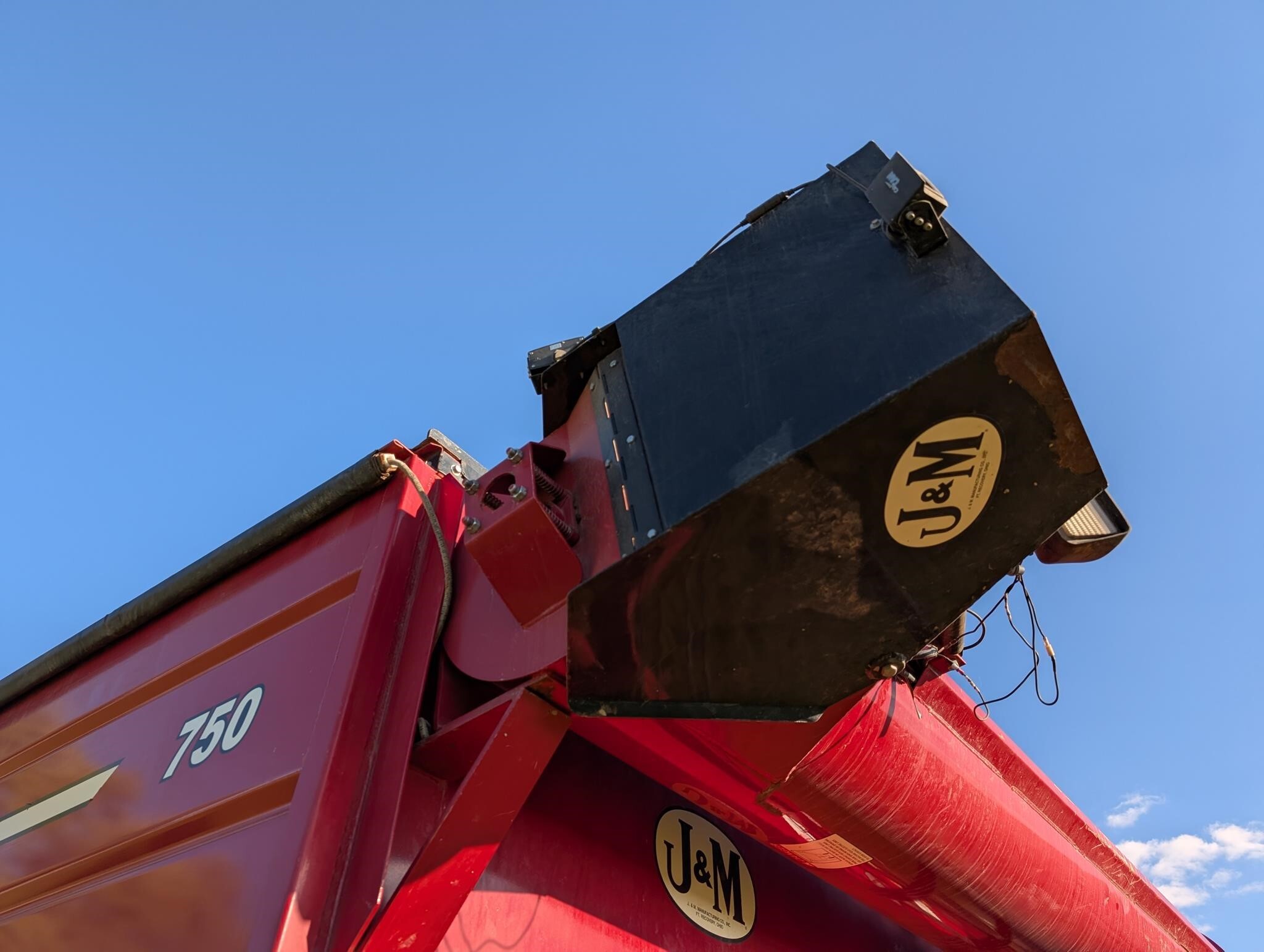 2009 J&M 750-18 Grain Cart