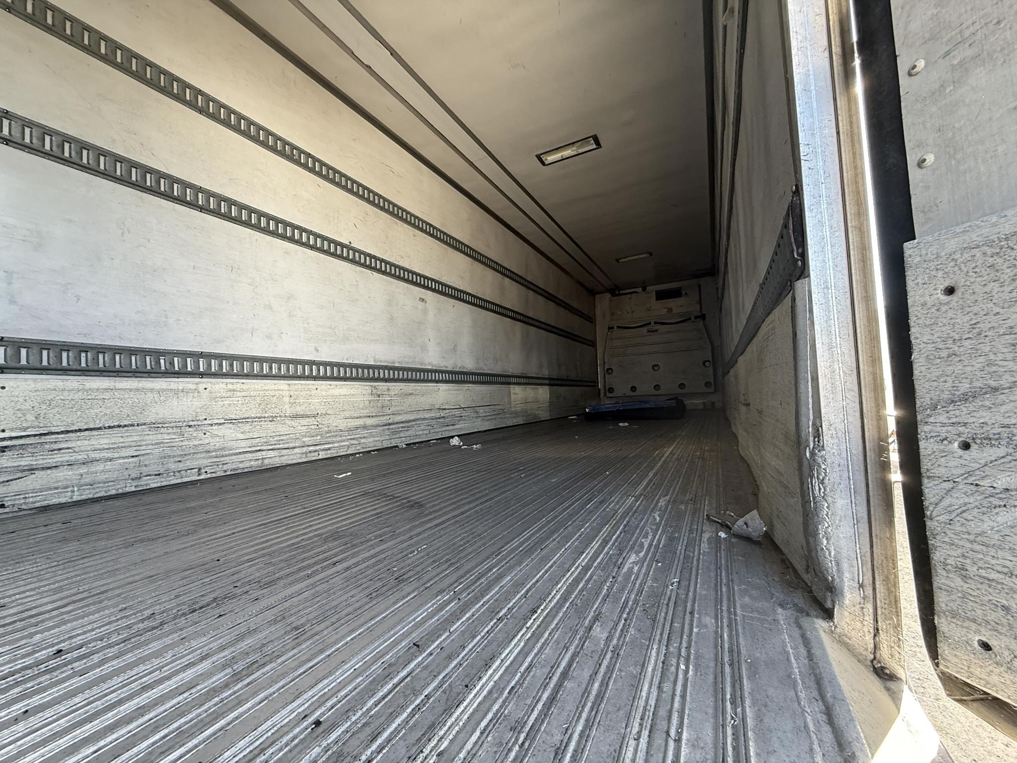 2013 Utility 48 FT REEFER Box Trucks/Trailer