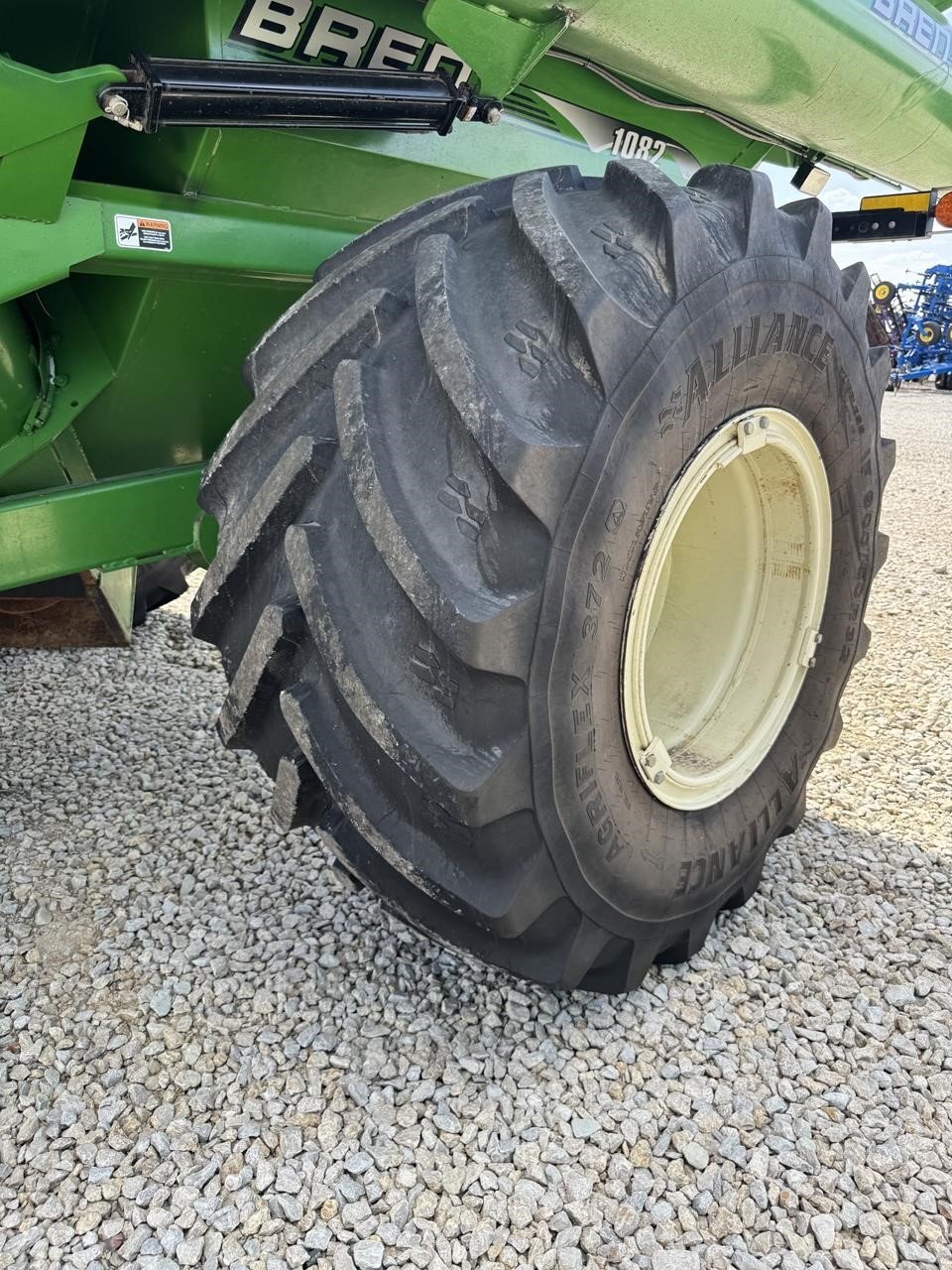  Brent 1082 Grain Cart