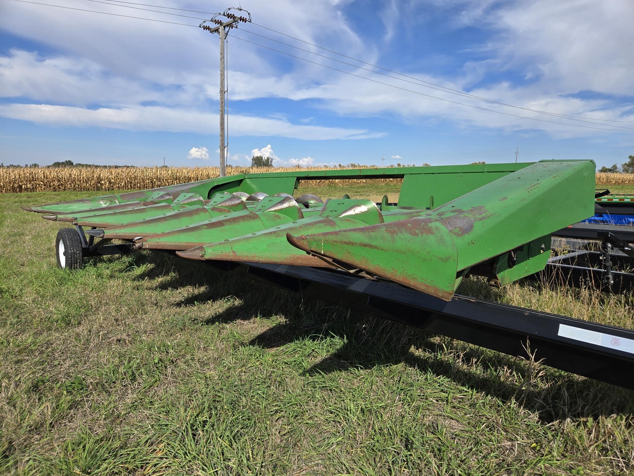 1988 John Deere 444 Corn Head