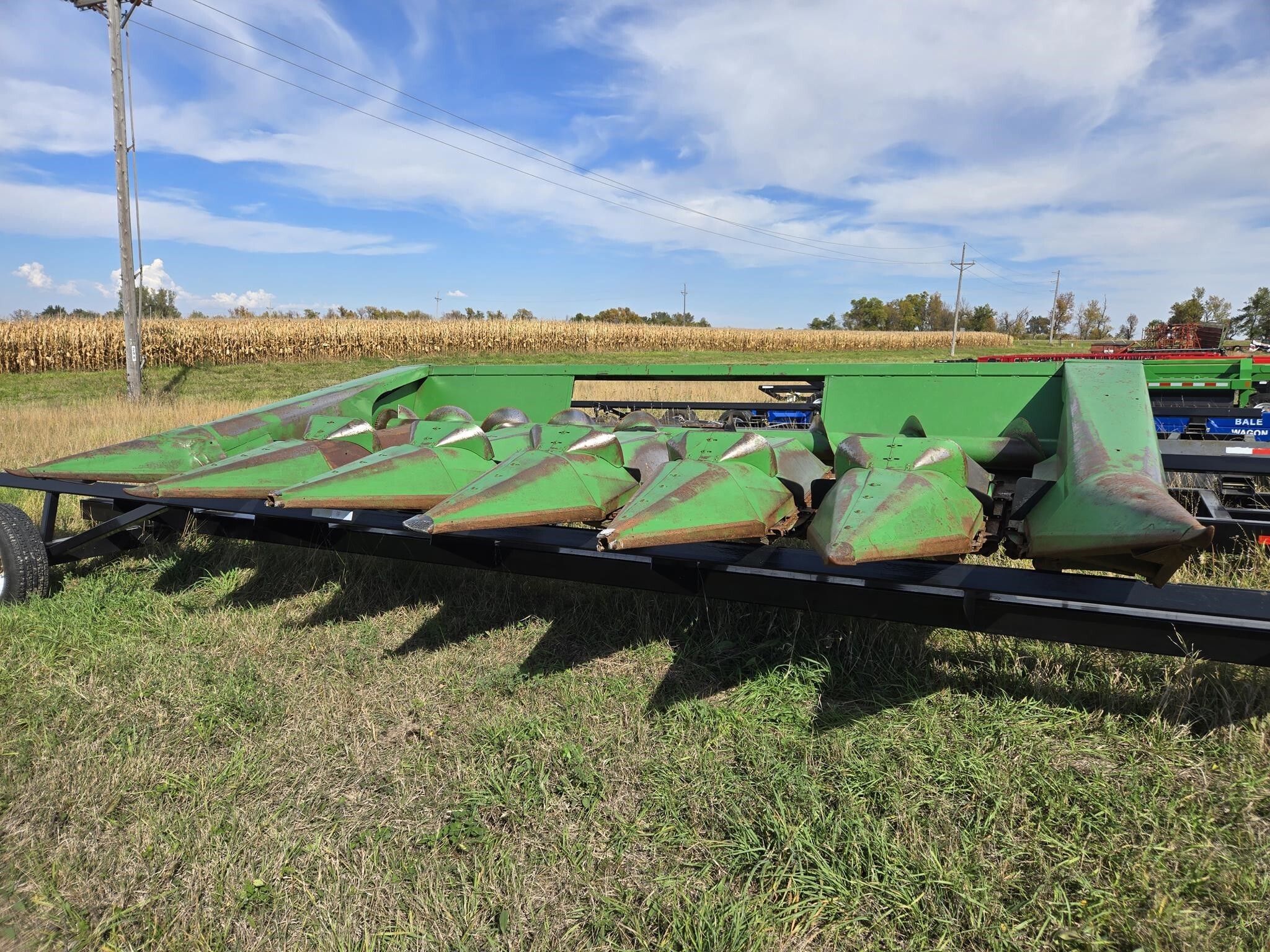 1988 John Deere 444 Corn Head