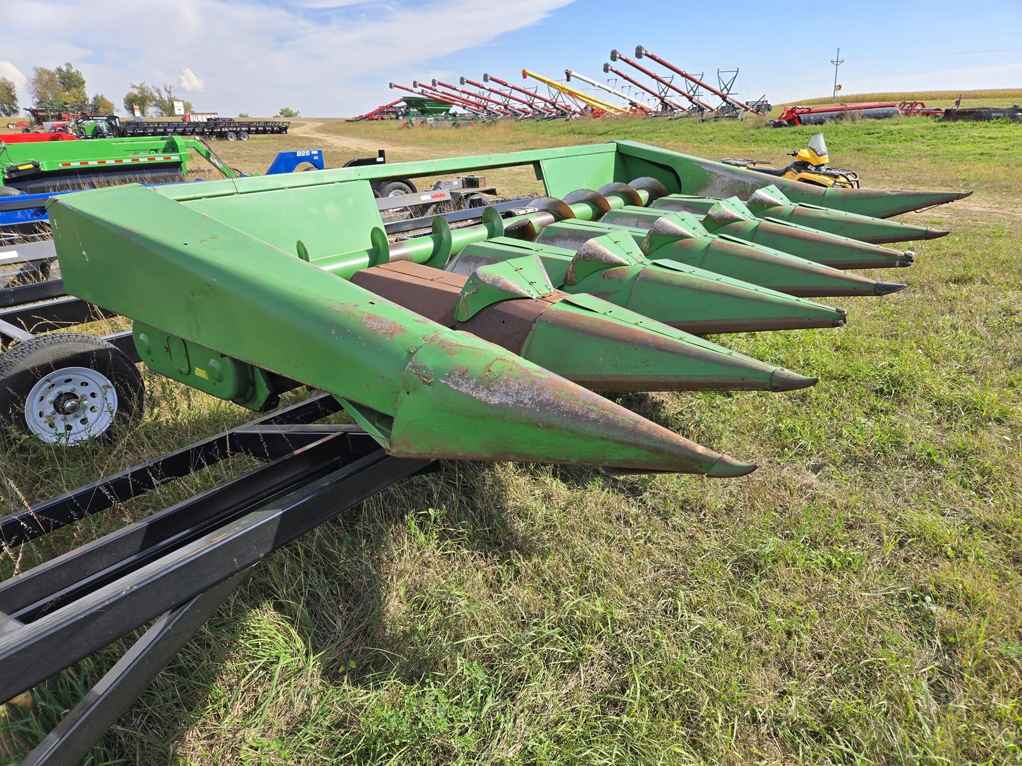 1988 John Deere 444 Corn Head