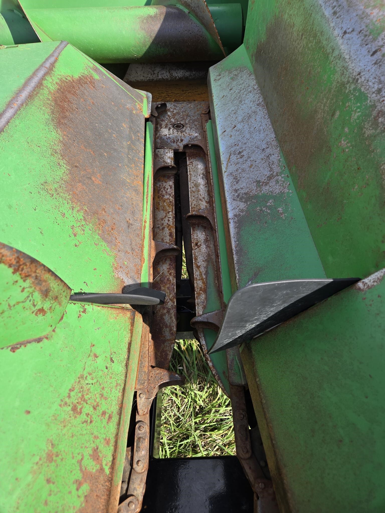 1988 John Deere 444 Corn Head
