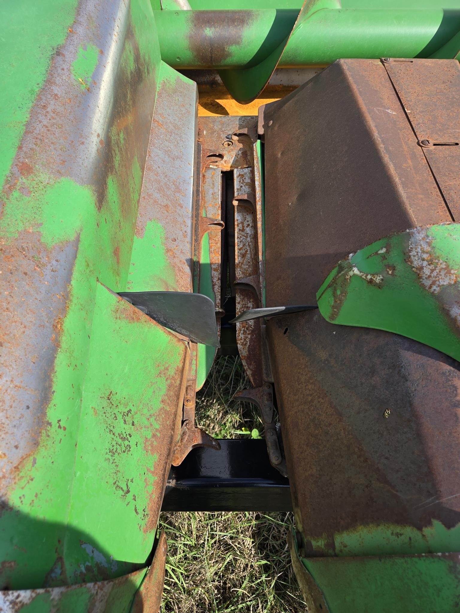 1988 John Deere 444 Corn Head