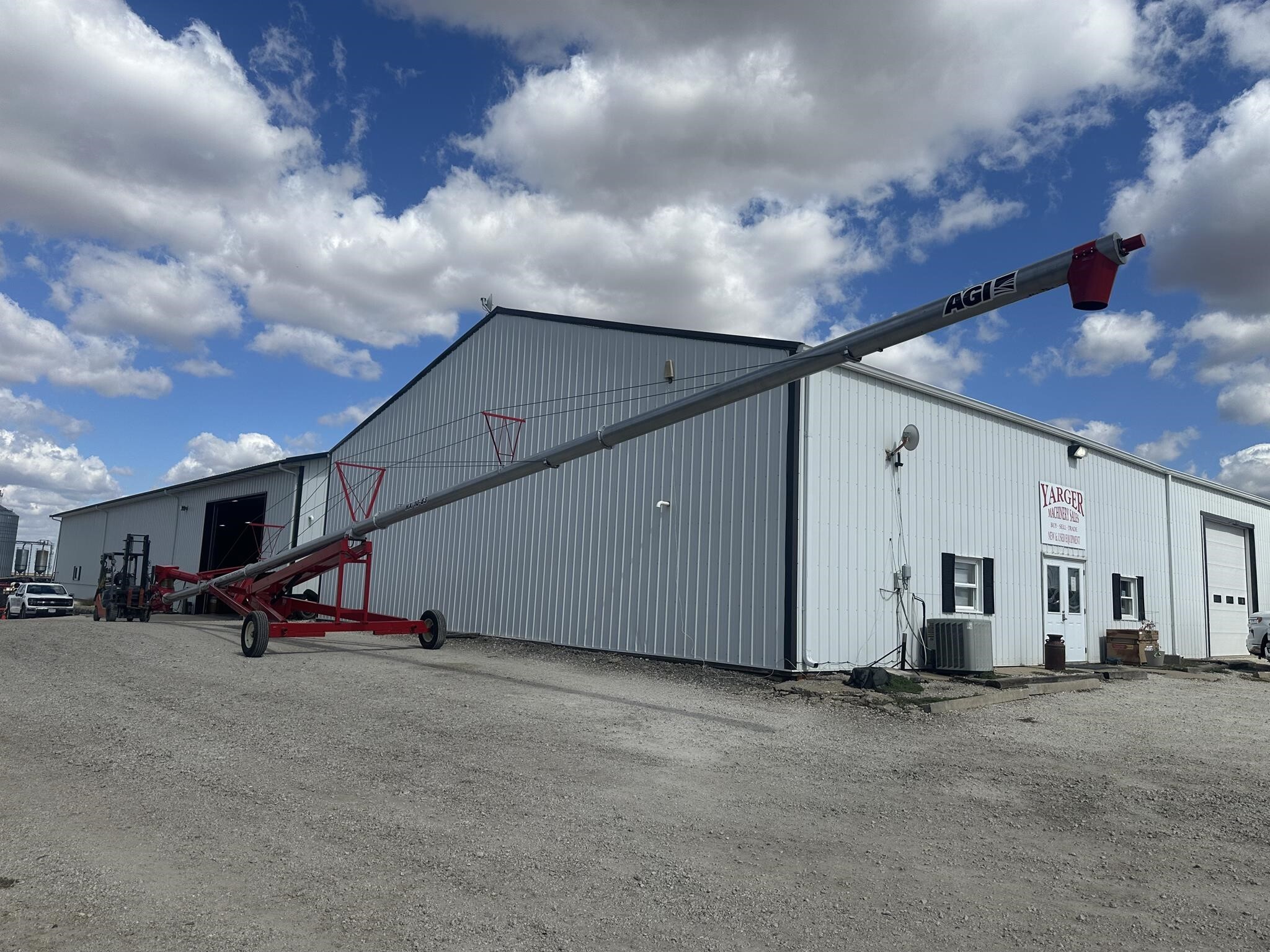 2021 Hutchinson HX10-83 Augers and Conveyor