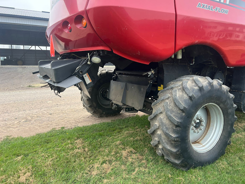 2009 Case IH 7010 Combine