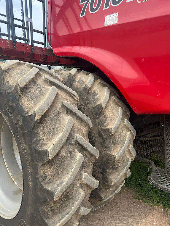 2009 Case IH 7010 Combine