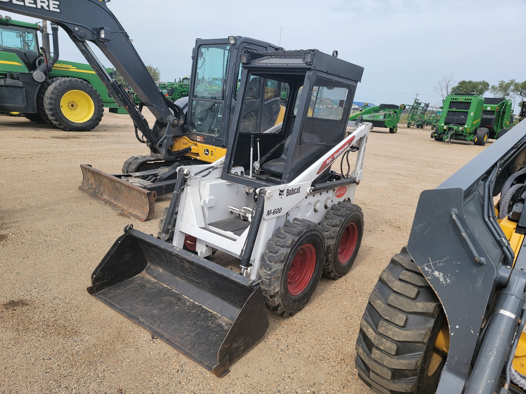  Bobcat M600 Skid Steer