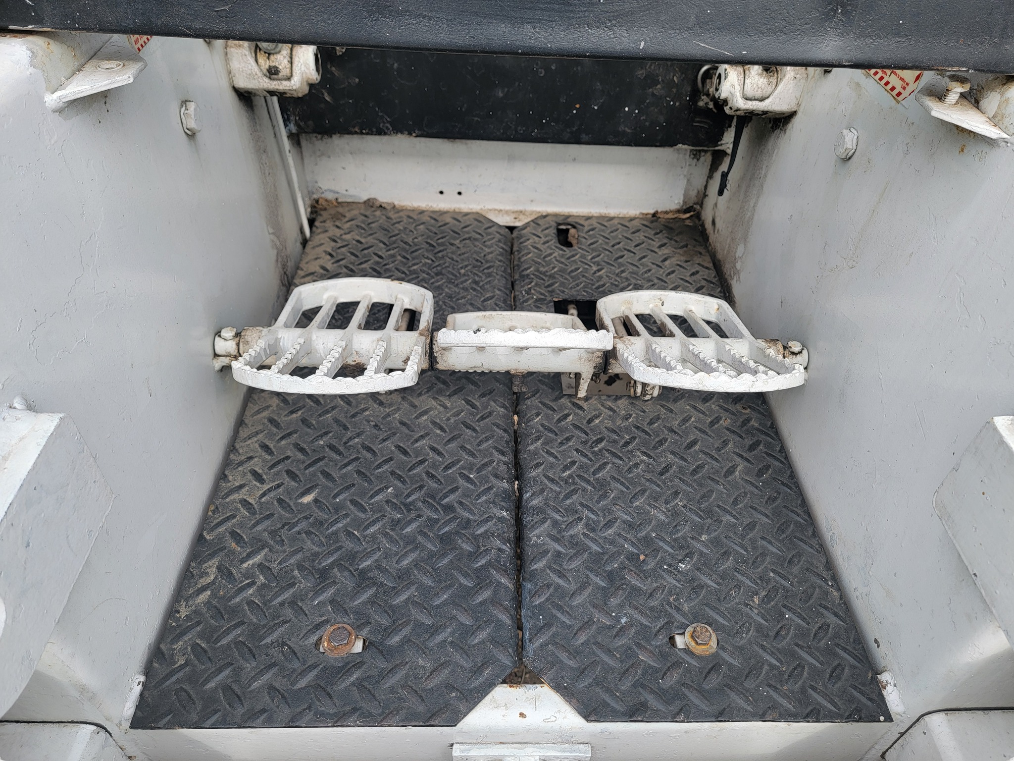  Bobcat M600 Skid Steer