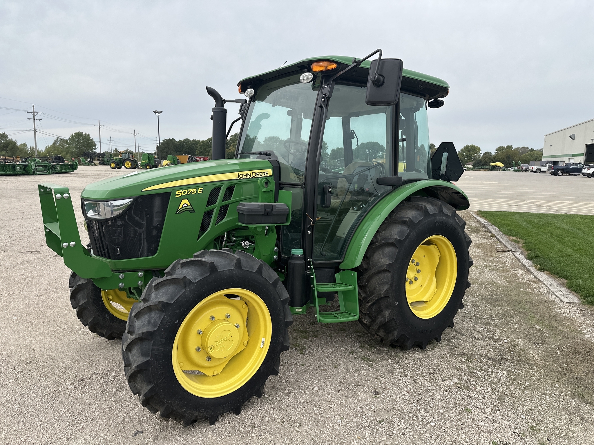 2023 John Deere 5075E Tractor