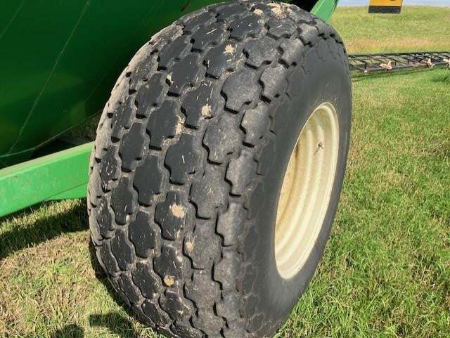 2004 J&M 875-18 Grain Cart