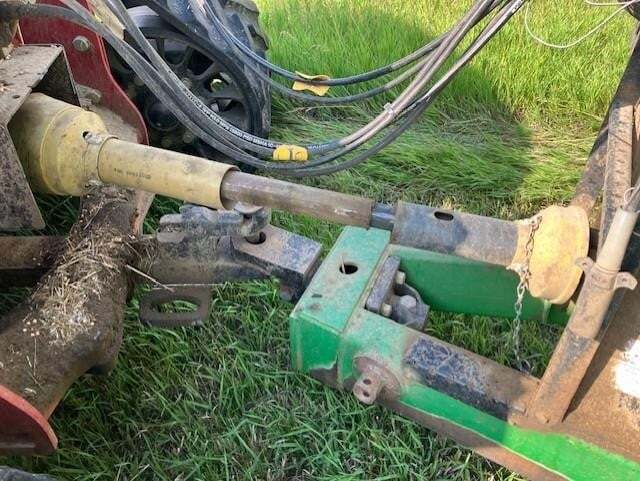 2004 J&M 875-18 Grain Cart