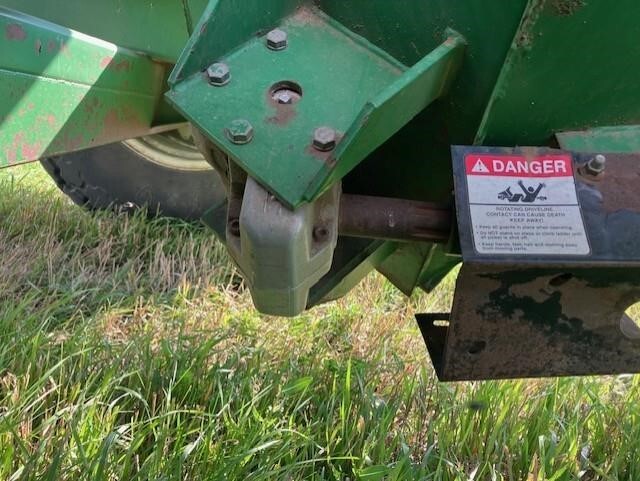 2004 J&M 875-18 Grain Cart