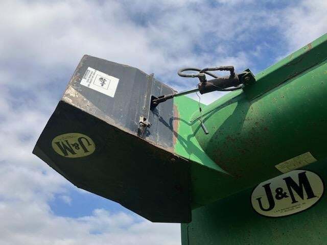 2004 J&M 875-18 Grain Cart