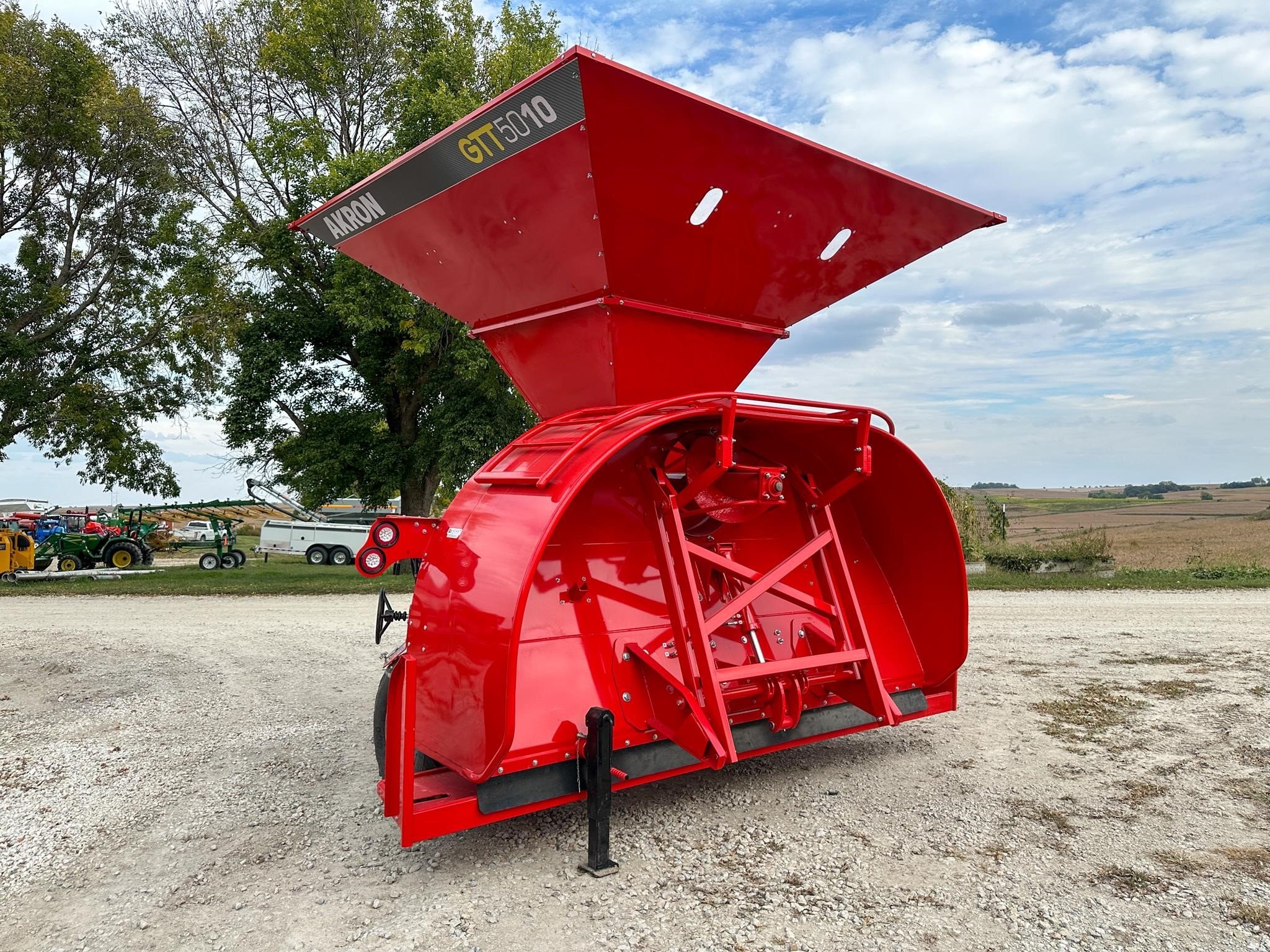 2026 Akron GTT5010 Grain Bagger