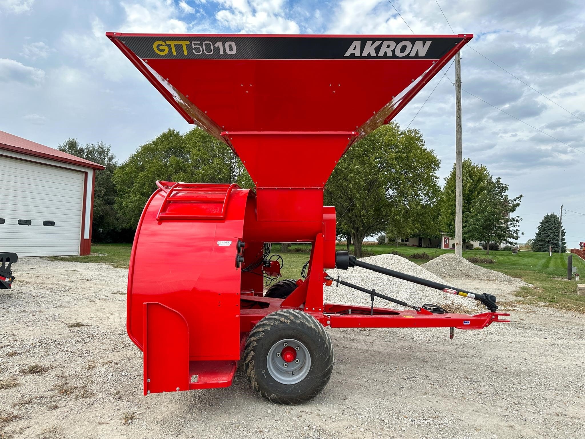 2026 Akron GTT5010 Grain Bagger