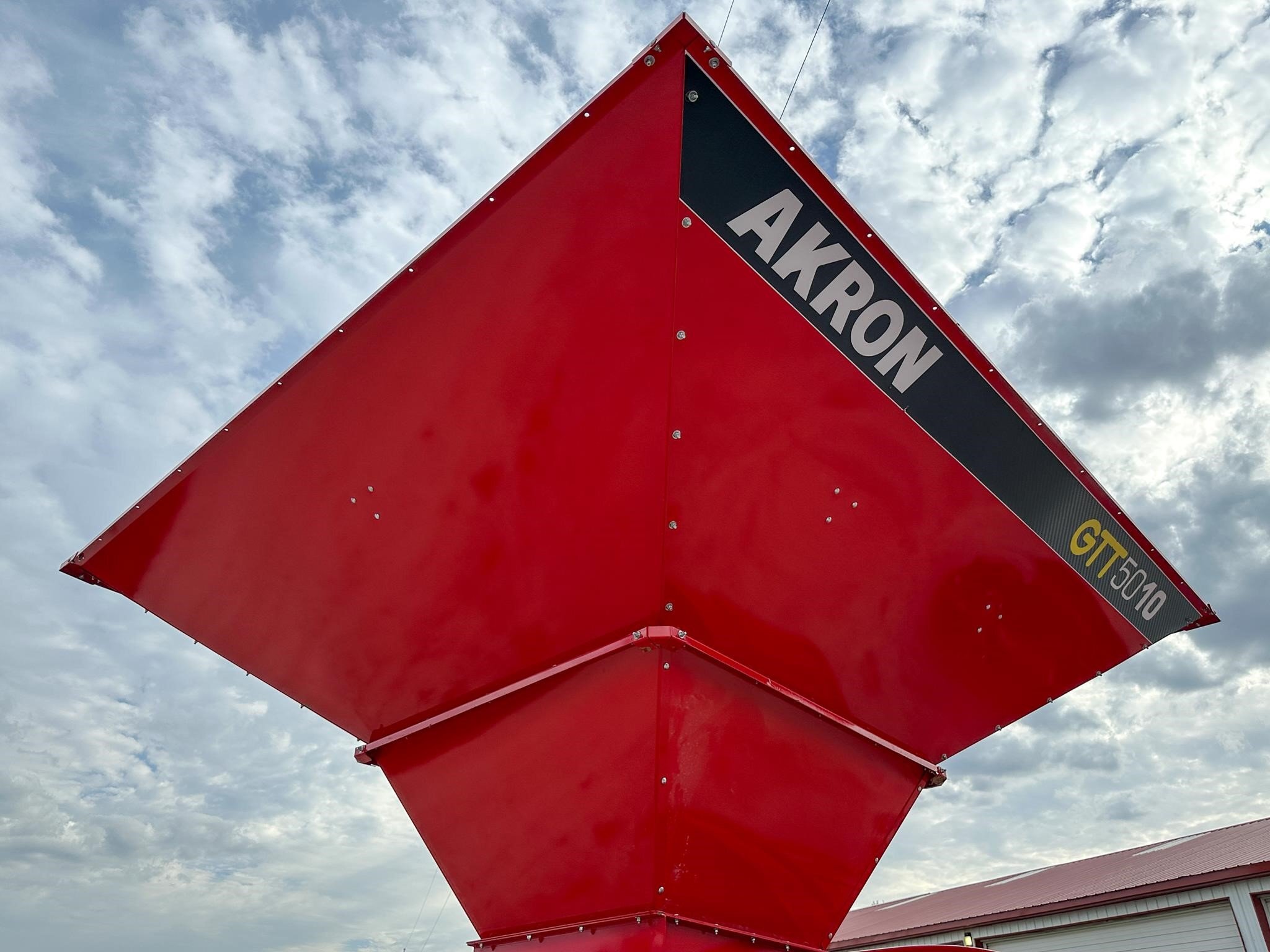 2026 Akron GTT5010 Grain Bagger