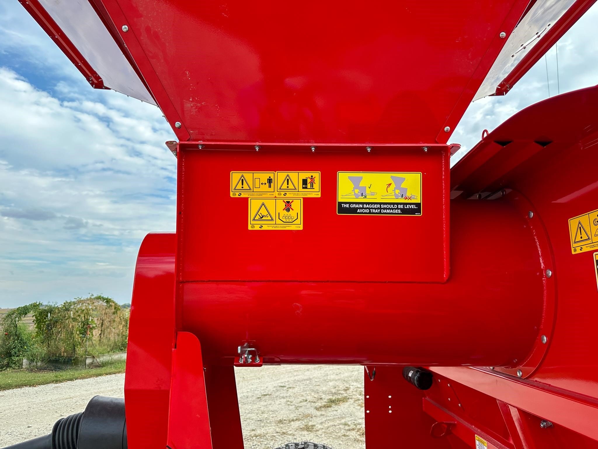 2026 Akron GTT5010 Grain Bagger