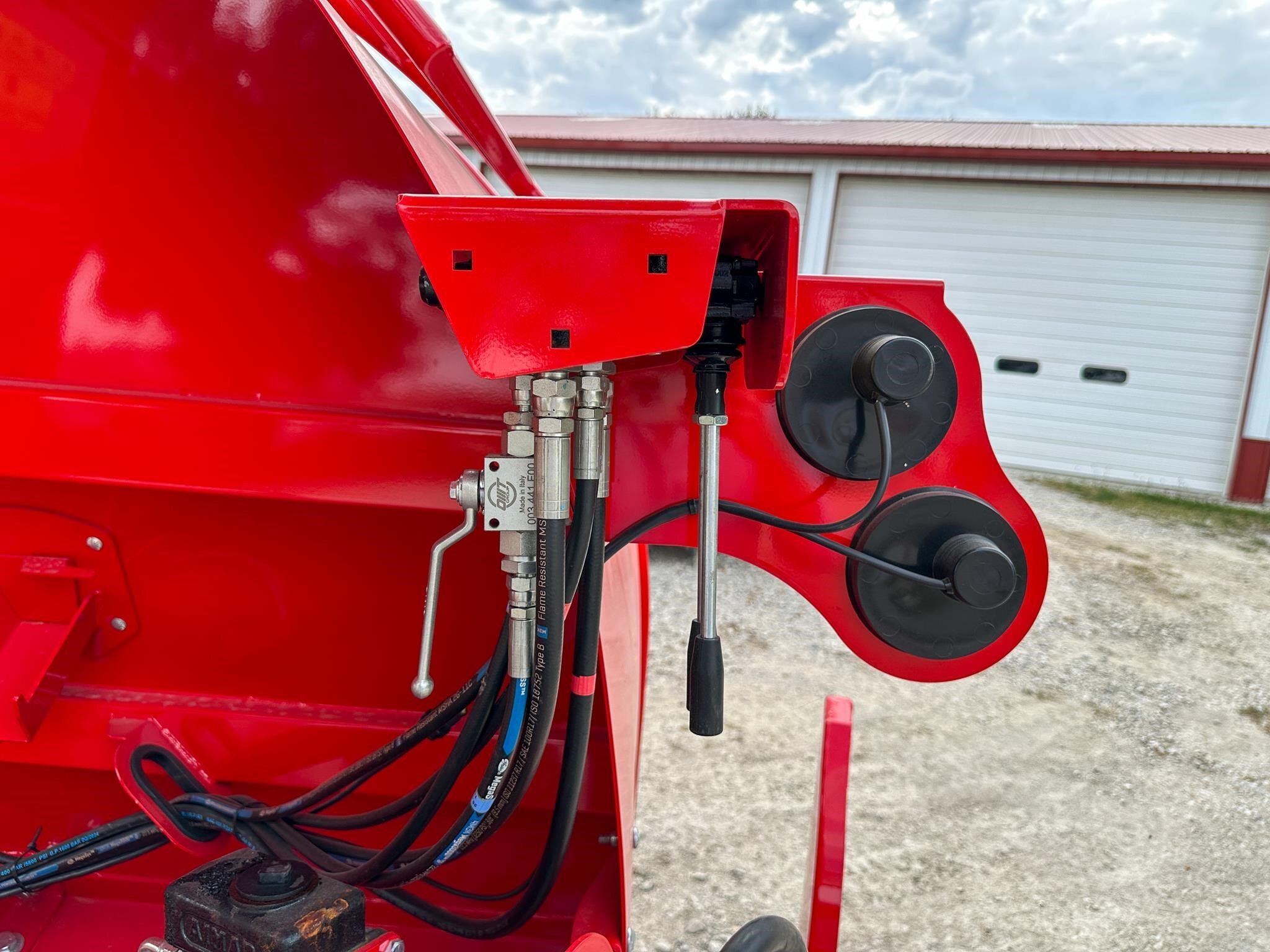 2026 Akron GTT5010 Grain Bagger