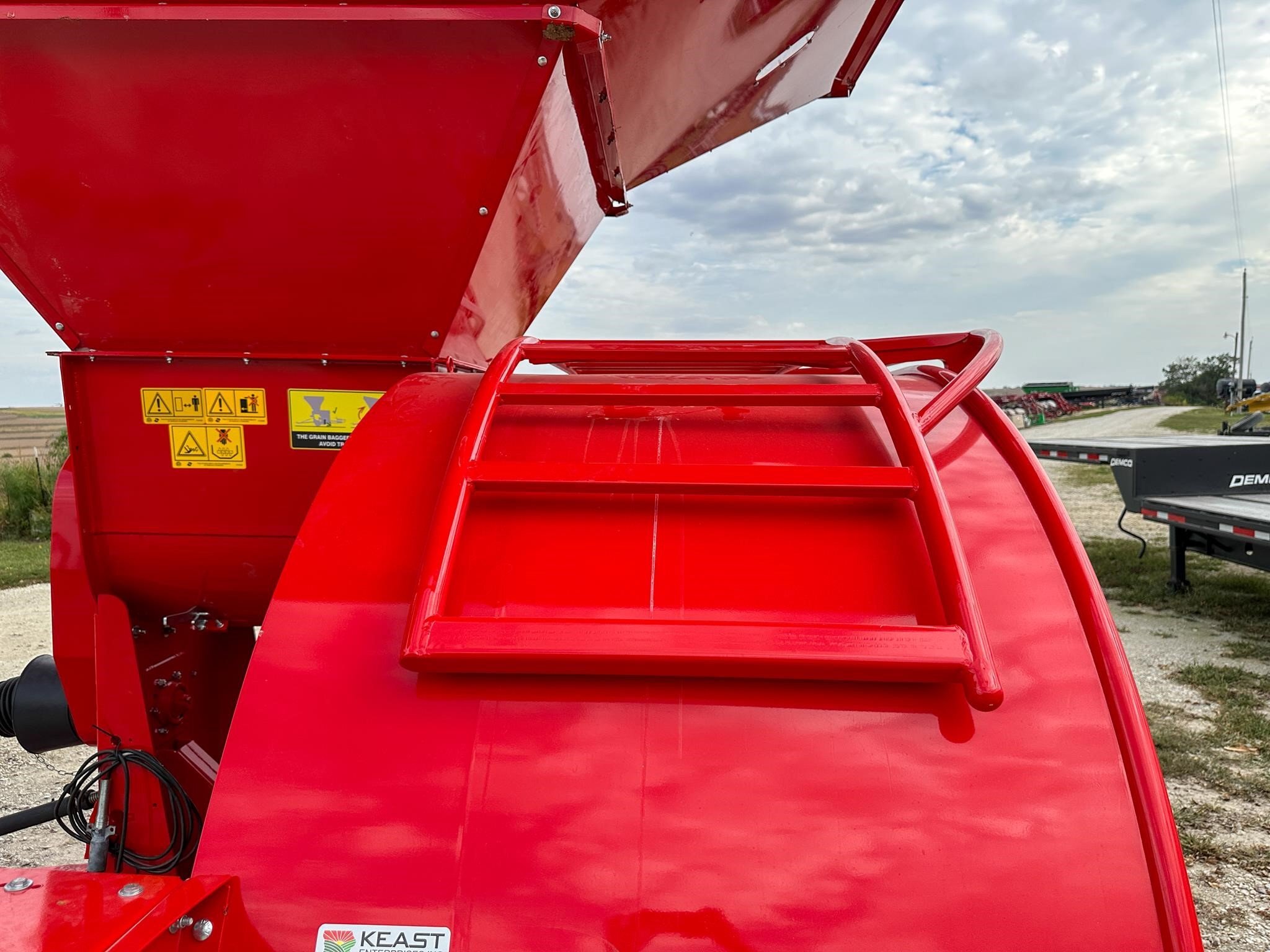 2026 Akron GTT5010 Grain Bagger