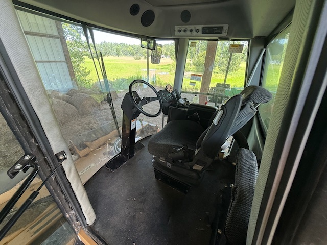 2009 Challenger SP185B Self-Propelled Windrowers and Swather