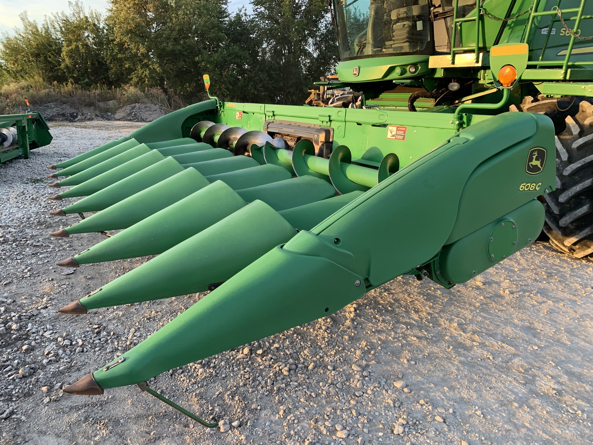 2012 John Deere 608C Corn Head