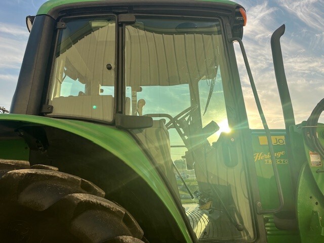 2008 John Deere 7130 Tractor