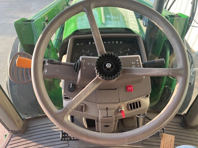 2008 John Deere 7130 Tractor