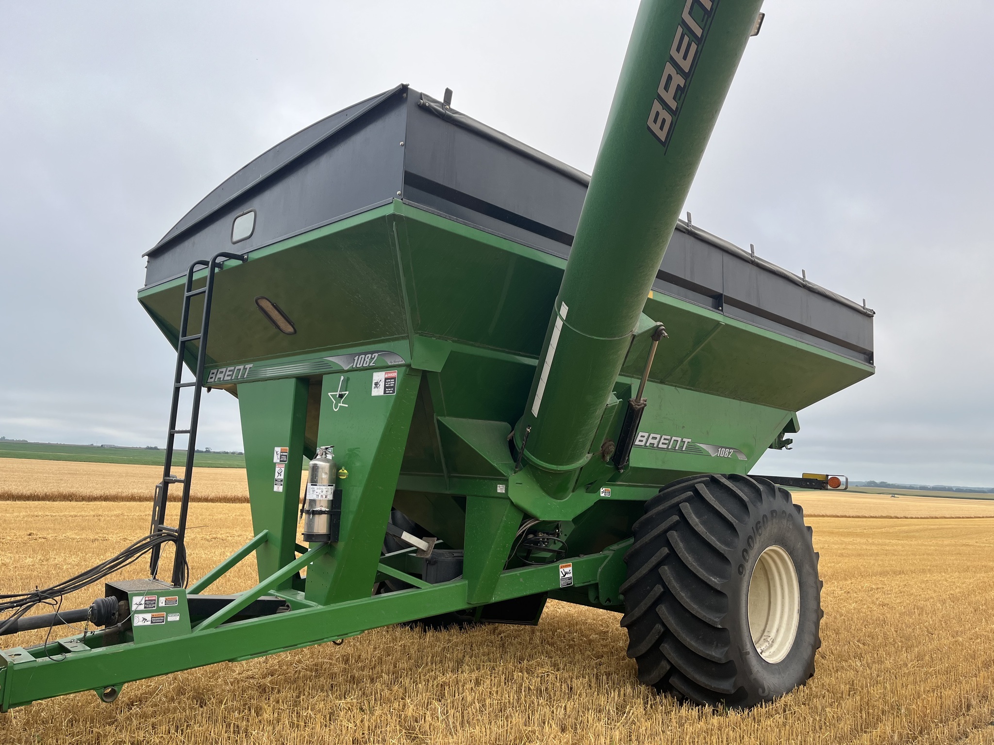 2013 Brent 1082 Grain Cart