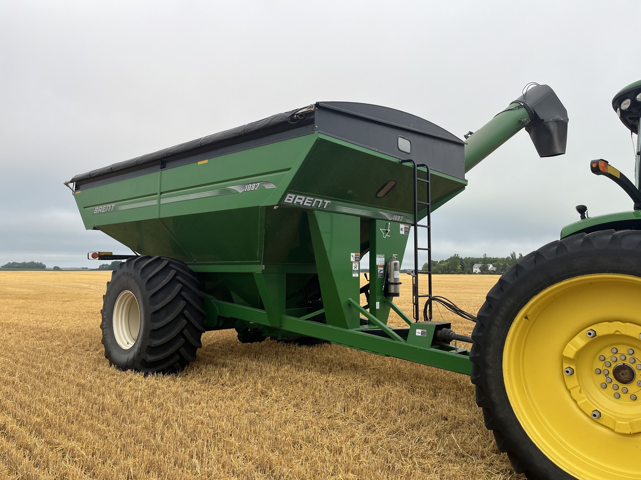 2013 Brent 1082 Grain Cart