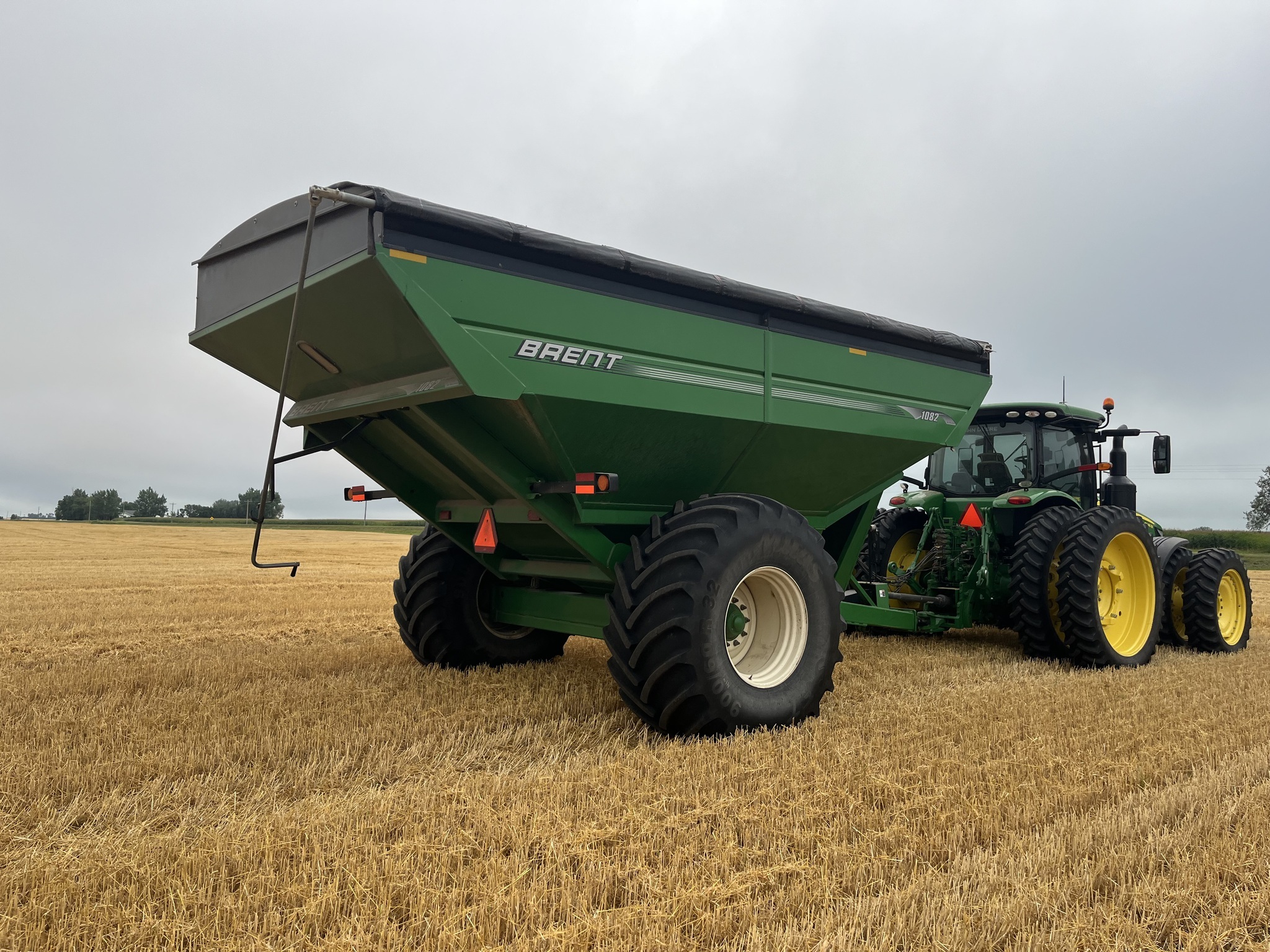 2013 Brent 1082 Grain Cart