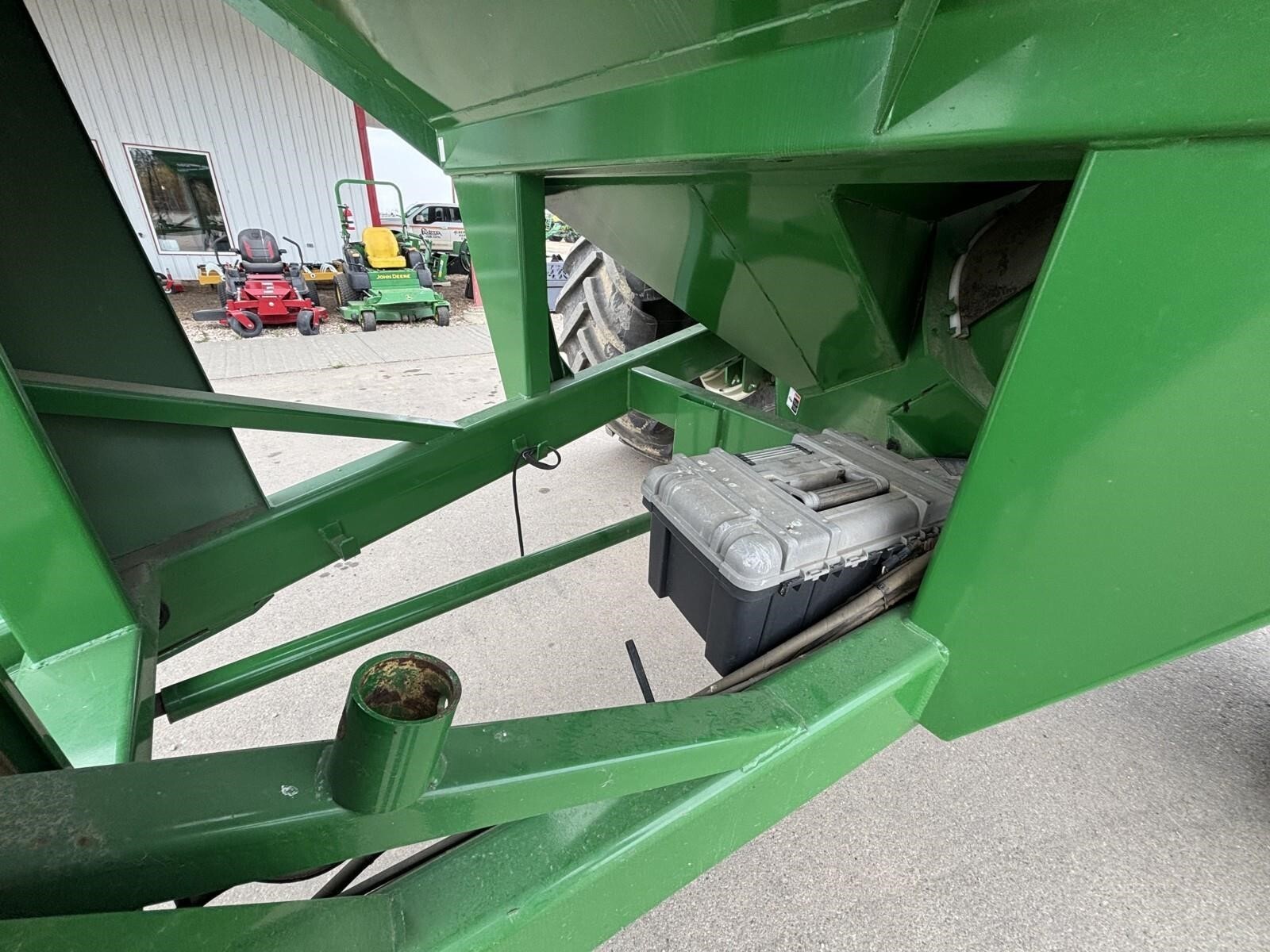 2015 Brent 1082 Grain Cart