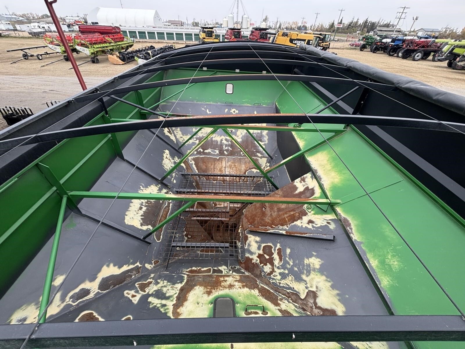 2015 Brent 1082 Grain Cart