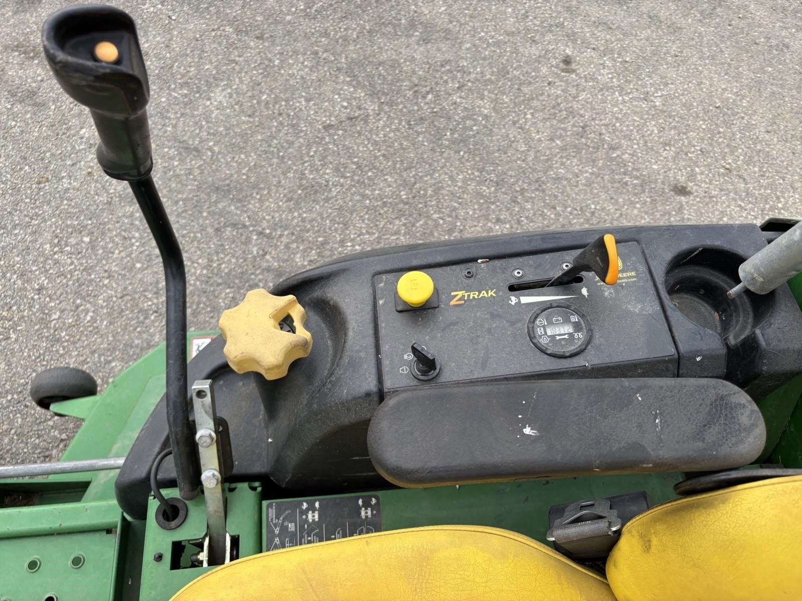 2012 John Deere 997 Lawn Mower
