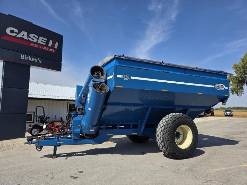 2004 Kinze 850 Grain Cart