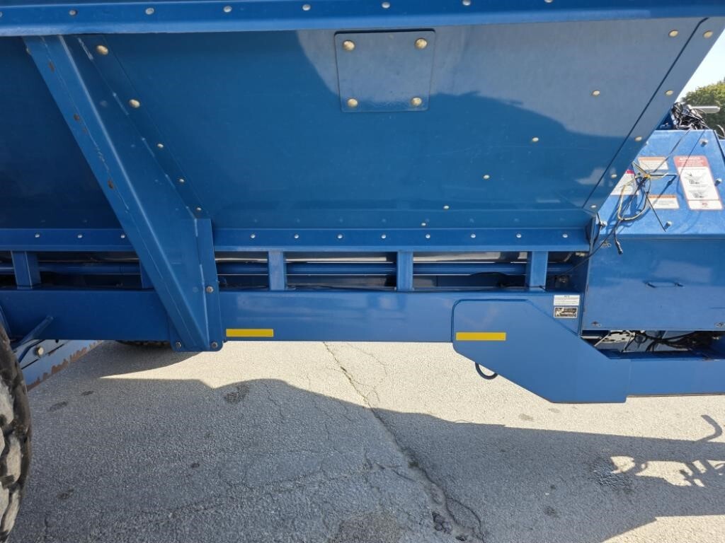 2004 Kinze 850 Grain Cart