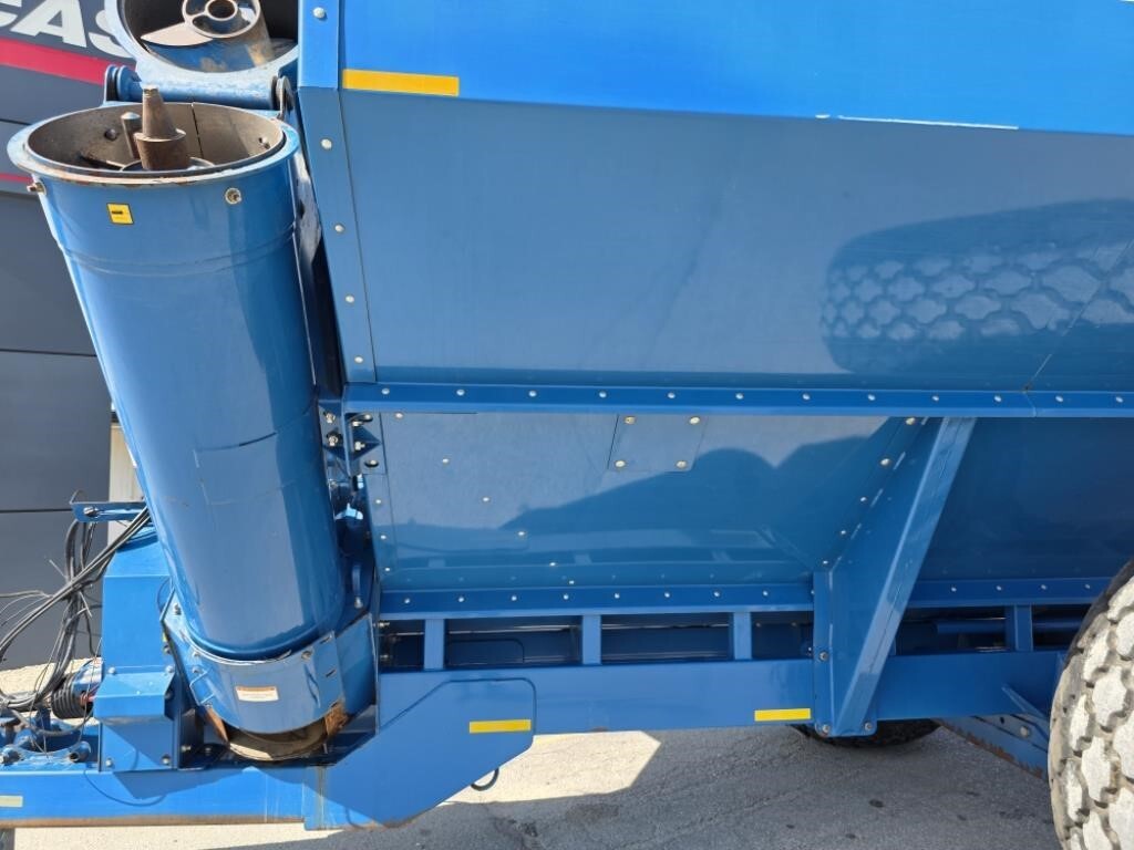 2004 Kinze 850 Grain Cart